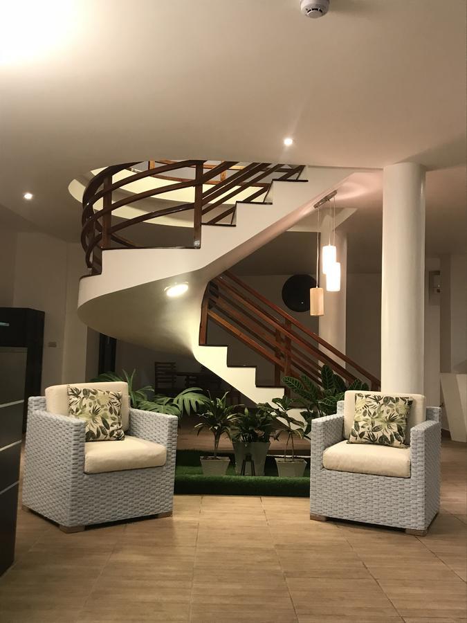 Hotel La Isla Puerto Ayora  Zewnętrze zdjęcie